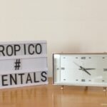 RELOJ RETRO PLATEADO