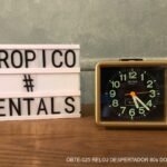RELOJ DESPERTADOR 80s DORADO