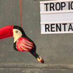 TUCAN ROJO COLGANTE